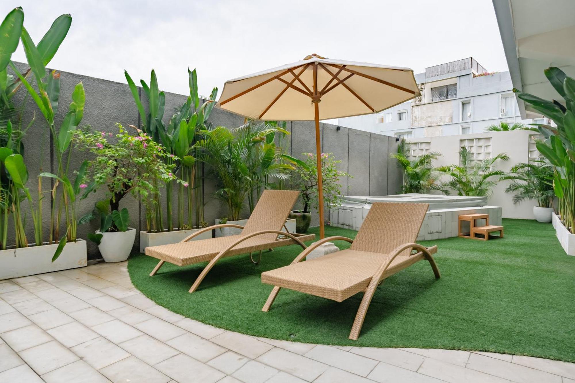 Bali Bustle Sunset Coliving And Coworking Space Legian Dış mekan fotoğraf